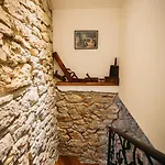 Διαμέρισμα Charming Old Stone House