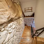 Charming Old Stone House Sali