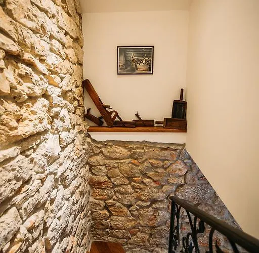 아파트 Charming Old Stone House