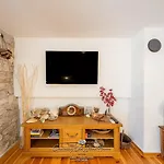 Charming Old Stone House Appartamento Sali