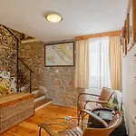 Charming Old Stone House Appartamento