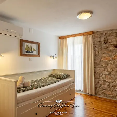 Charming Old Stone House * Sali