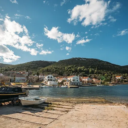 Charming Old Stone House Sali