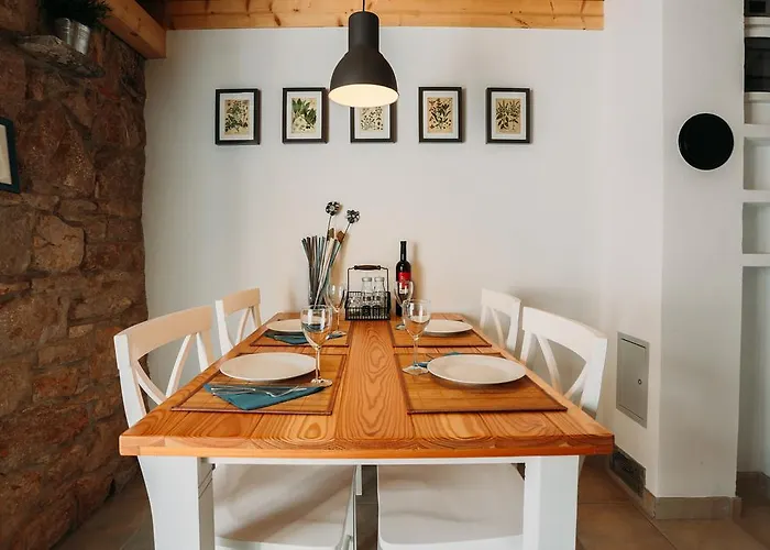 Charming Old Stone House Sali